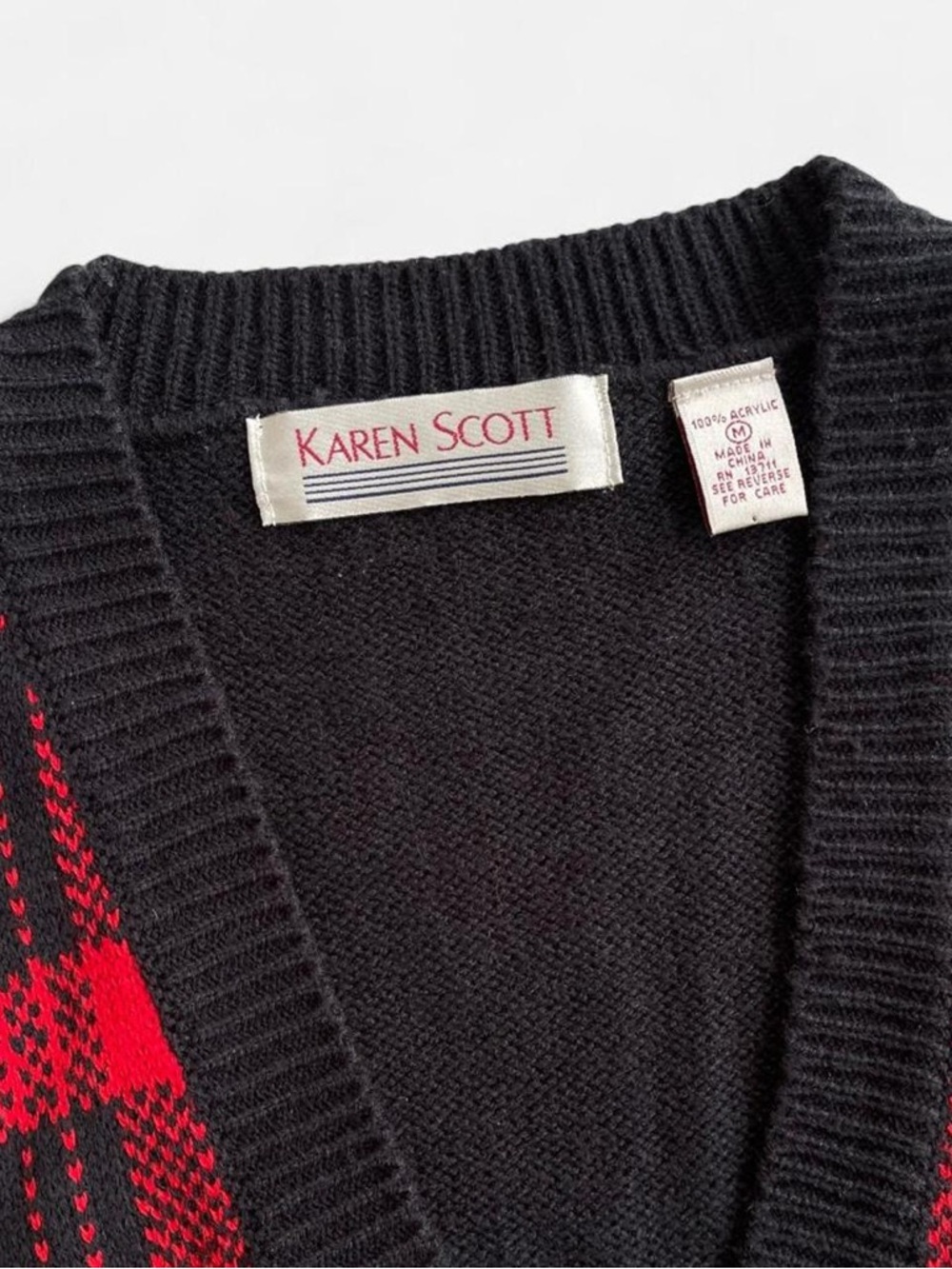 Vintage Karen Scott Red & Black Plaid Acrylic Knit Button Front Sweater Vest M - Picture 3 of 7